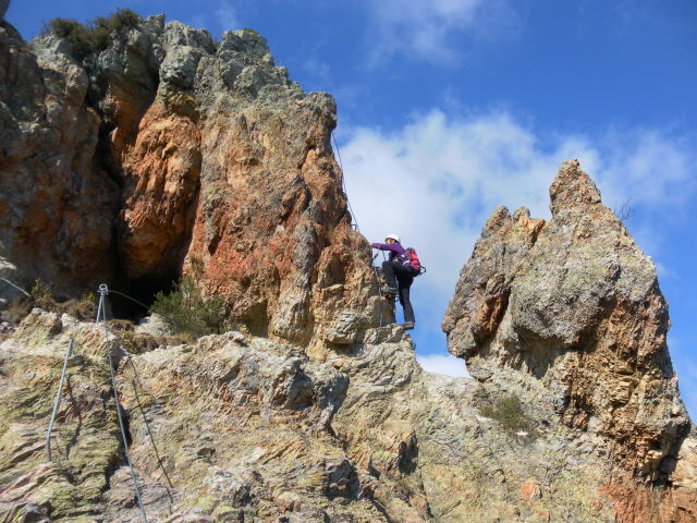 Foto: Wolfgang Lauschensky / Klettersteigtour / Ferrata degli Artisti / schöner orangefarbener Gratfels / 29.10.2011 09:02:35