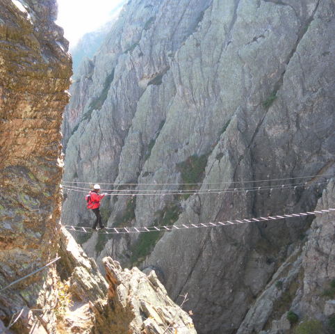 Foto: Wolfgang Lauschensky / Klettersteigtour / Ferrata degli Artisti / Seilbrücke / 29.10.2011 09:01:08