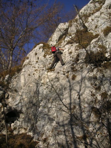Foto: Wolfgang Lauschensky / Klettersteigtour / Via Ferrata Spigolo della Bandiera und Via Ferrata Ernesto Franco / Querung zur Höhle / 15.12.2011 22:46:06
