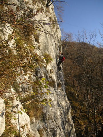 Foto: Wolfgang Lauschensky / Klettersteigtour / Via Ferrata Spigolo della Bandiera und Via Ferrata Ernesto Franco / Pfeiler über der Höhle / 15.12.2011 22:45:24
