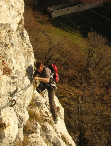 Foto: Wolfgang Lauschensky / Klettersteigtour / Via Ferrata Spigolo della Bandiera und Via Ferrata Ernesto Franco / am Ausstiegspfeiler / 15.12.2011 22:45:05