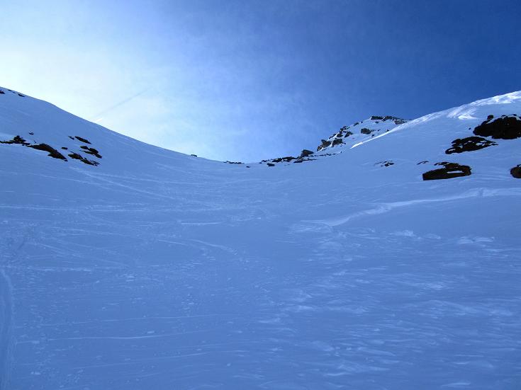 Foto: Andreas Koller / Skitour / Chilchalphorn (3040m) / Steile Rinne zum O-Grat / 19.01.2012 21:22:18