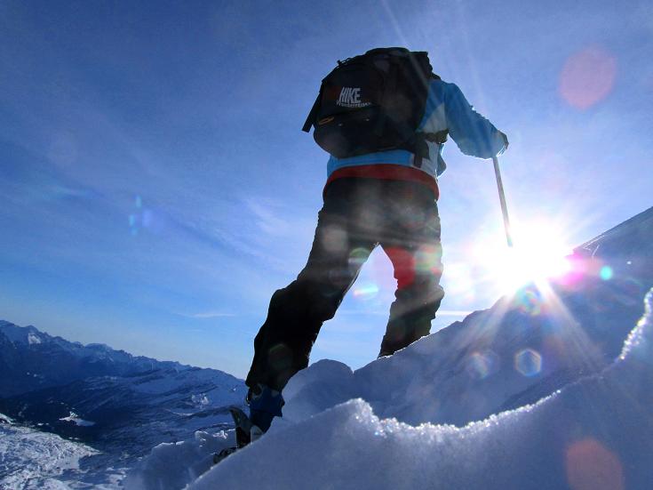 Foto: Andreas Koller / Skitour / Chilchalphorn (3040m) / Die letzten Meter zum Gipfel bzw. Skidepot / 19.01.2012 21:21:01