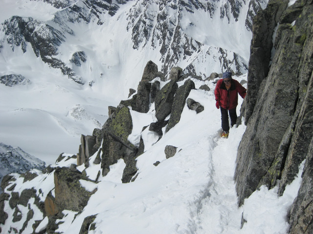 Foto: Wolfgang Lauschensky / Skitour / Lüsener Spitze und Lüsener Fernerkogel / am Gipfelfels / 31.01.2012 22:11:48
