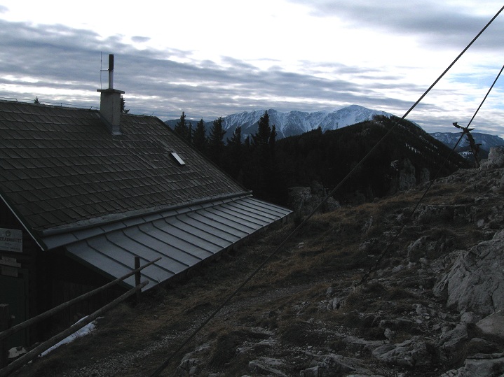 Foto: Andreas Koller / Wandertour / Gauermannhütte am Plattenstein (1154m) / Gauermannhütte / 03.02.2012 19:43:53