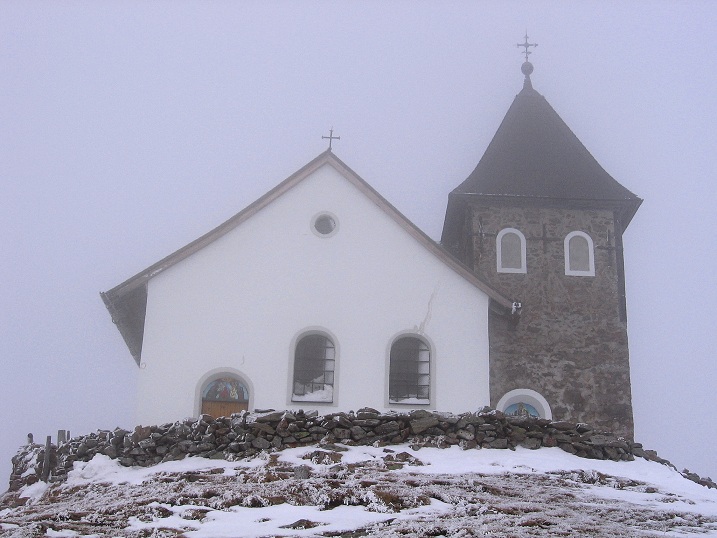 Foto: Andreas Koller / Skitour / Via Maria Schnee auf die Lamprechthöhe (2114m) / Kirchlein Maria Schnee / 11.02.2012 23:16:05
