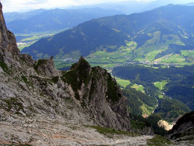 Foto: Datzi / Wandertour / Überschreitung Hochzinth und Birnhorn (Biwak) / Blick zurück zum Aufstieg zur Passauerhütte / 23.02.2012 07:01:20