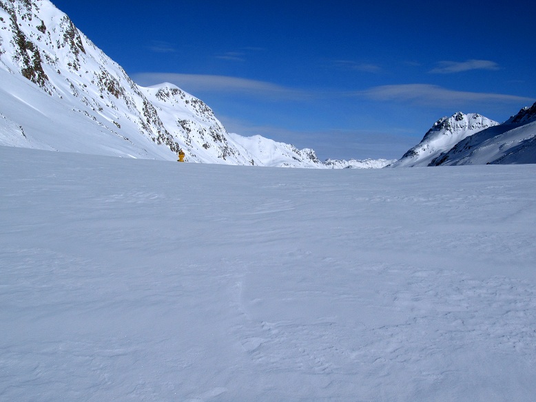 Foto: Andreas Koller / Skitour / Kurzer Anstieg lange Abfahrt am Corn Chamuotsch (3017m) / Pass Suvretta / 08.03.2012 21:45:38