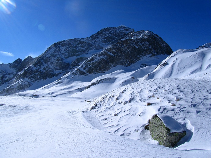 Foto: Andreas Koller / Skitour / Kurzer Anstieg lange Abfahrt am Corn Chamuotsch (3017m) / Piz Julier (3380m) / 08.03.2012 21:45:14