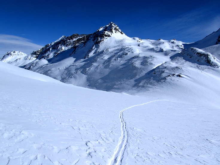 Foto: Andreas Koller / Skitour / Kurzer Anstieg lange Abfahrt am Corn Chamuotsch (3017m) / 08.03.2012 21:44:11