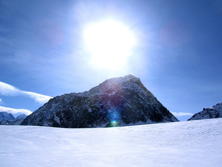 Foto: Andreas Koller / Skitour / Kurzer Anstieg lange Abfahrt am Corn Chamuotsch (3017m) / Piz Julier (3380m) / 08.03.2012 21:41:07
