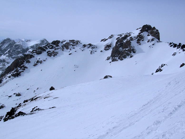 Foto: Andreas Koller / Skitour / Kurzer Anstieg lange Abfahrt am Corn Chamuotsch (3017m) / 08.03.2012 21:39:42