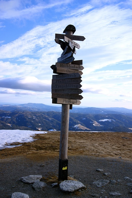 Foto: Andreas Koller / Schneeschuhtour / Panoramaschneeschuhtour auf die Amundsenhöhe (1666m) / Gipfelzeichen Pretul / 13.03.2012 19:37:11