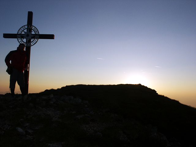 Foto: Datzi / Wandertour / Rundtour über den Kl. Reichard - Hochreichard - Brandstätterkogel (Biwak) - Maierangerkogel / Sonnenaufgang am Branstätterkogel / 06.05.2012 18:26:36