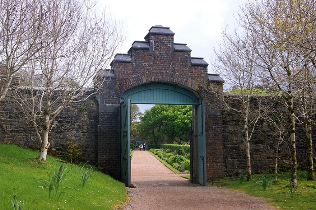 Foto: Andreas Koller / Wandertour / Connemara: Kylemore Abbey Walks (90m) / Victorian Walled Garden / 10.05.2012 21:40:06