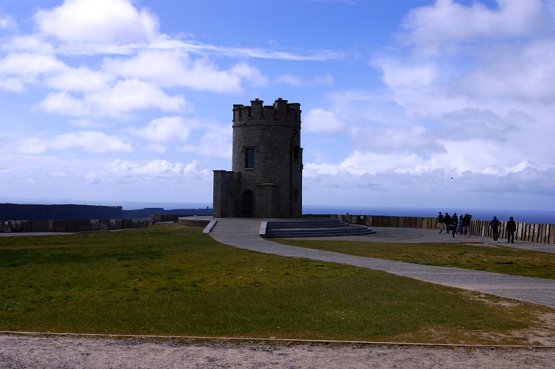 Foto: Andreas Koller / Wandertour / Cliffs of Moher (214m) / O Brien s Tower / 16.05.2012 21:59:33