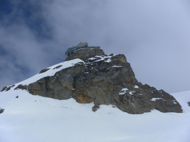 Foto: Wolfgang Lauschensky / Skitour / Sphinx am Jungfraujoch 3571m von der Konkordiahütte / Top of Europe: Observatorium am Gipfel der Sphinx / 05.06.2012 23:34:02
