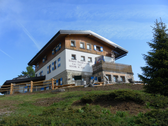 Foto: Wolfgang Lauschensky / Wandertour / Monte Peller Überschreitung zum Castellazzo / Rifugio Peller / 14.06.2012 12:52:02