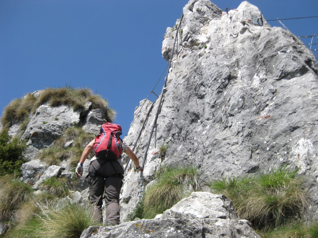 Foto: Wolfgang Lauschensky / Klettersteigtour / Via Ferrata Sass Brusai auf den Monte Boccaor 1532m / südlicher Brückenpfeiler / 13.07.2012 08:00:09