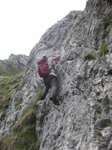 Foto: Wolfgang Lauschensky / Klettersteigtour / Via Ferrata Carlo Guzzella auf den Monte Grappa 1742m / Wand zum Gratsporn / 13.07.2012 19:28:05