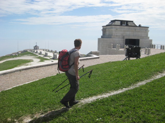 Foto: Wolfgang Lauschensky / Klettersteigtour / Via Ferrata Carlo Guzzella auf den Monte Grappa 1742m / Sacrario Militare / 13.07.2012 19:26:04