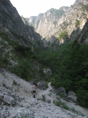 Foto: Wolfgang Lauschensky / Klettersteigtour / Ferrata Clemente Chiesa della Val Scura und Monte Cimone 1555m / gut markierter Wanderpfad / 18.07.2012 18:39:01