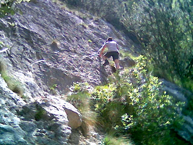Foto: Wolfgang Lauschensky / Klettersteigtour / Ferrata Clemente Chiesa della Val Scura und Monte Cimone 1555m / Ausstieg beim Wasserfall / 18.07.2012 18:37:36