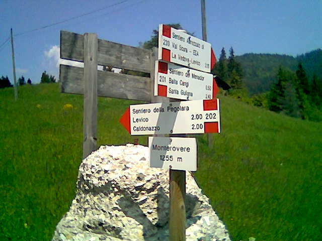 Foto: Wolfgang Lauschensky / Klettersteigtour / Ferrata Clemente Chiesa della Val Scura und Monte Cimone 1555m / Zielpunkt Monterovere / 18.07.2012 18:37:25