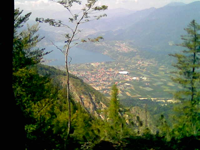 Foto: Wolfgang Lauschensky / Klettersteigtour / Ferrata Clemente Chiesa della Val Scura und Monte Cimone 1555m / Lago di Caldonazzo / 18.07.2012 18:36:57