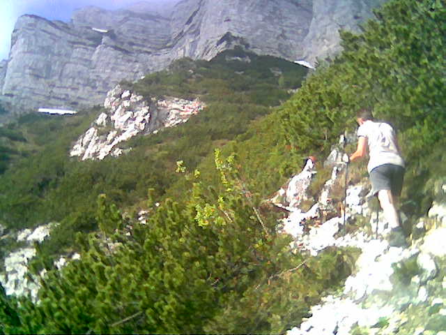 Foto: Wolfgang Lauschensky / Wandertour / Monte Vigolana 2148m und Becco di Filadonna 2150m / latschenbewachsene Geröllhänge / 18.07.2012 20:07:56
