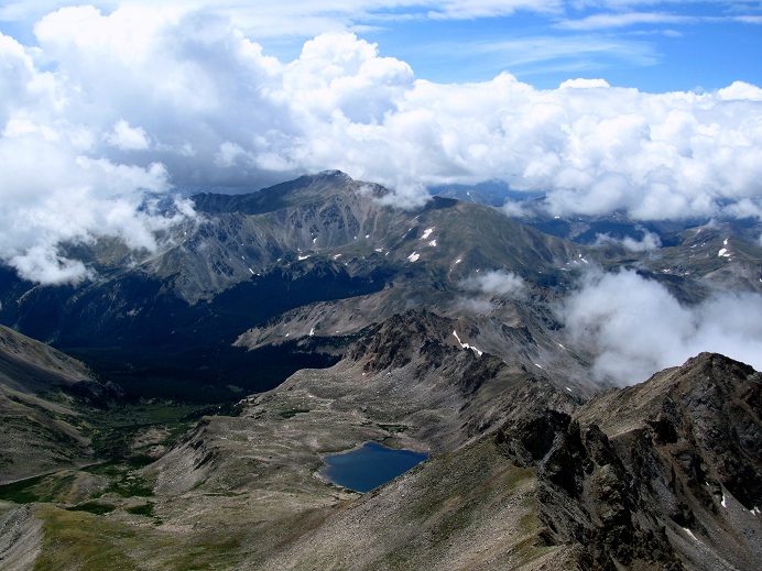 Foto: Andreas Koller / Wandertour / Mount Harvard (4395m) / In der Tiefe der Bear Lake / 30.07.2012 22:32:36