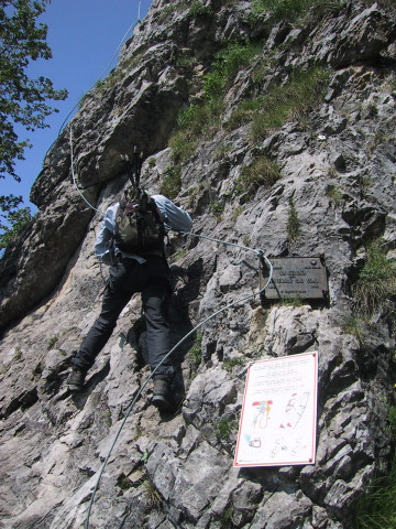 Foto: Wolfgang Lauschensky / Klettersteigtour / Monte Grona über Ferrata Centenario C.A.O. 1736m / Einstiegswand / 02.08.2012 18:00:18