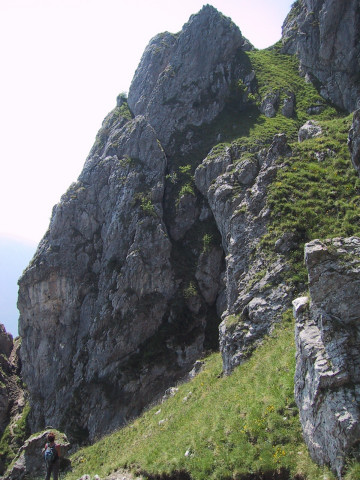 Foto: Wolfgang Lauschensky / Klettersteigtour / Monte Grona über Ferrata Centenario C.A.O. 1736m / Steilabstieg über die Direttissima mit Fluchtweg aus dem KS / 02.08.2012 17:58:26