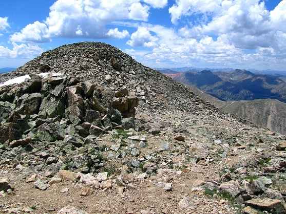 Foto: Andreas Koller / Wandertour / La Plata Peak (4370m) / Beim Abstieg Rückblick zum Hauptgipfel / 26.08.2012 18:07:35