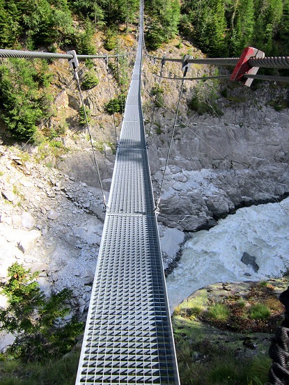 Foto: Andreas Koller / Klettersteigtour / Klettersteig Aletsch (1550m) / Über die Nepalbrücke / 02.09.2012 02:24:51