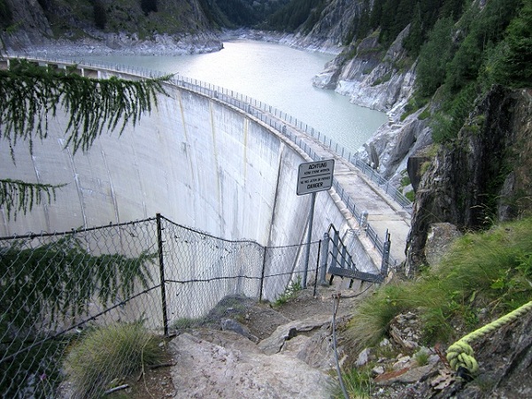 Foto: Andreas Koller / Klettersteigtour / Klettersteig Aletsch (1550m) / Über die Staumauer / 02.09.2012 02:16:58