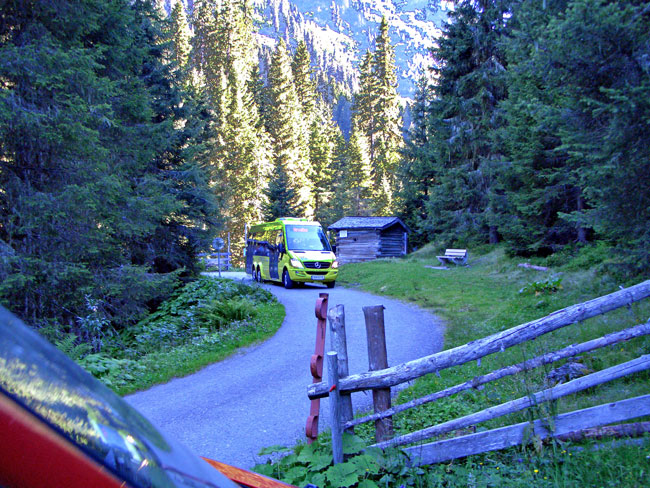 Foto: vince 51 / Wandertour / von Westen auf den Scheibler / Der Postbus / 02.09.2012 20:27:44