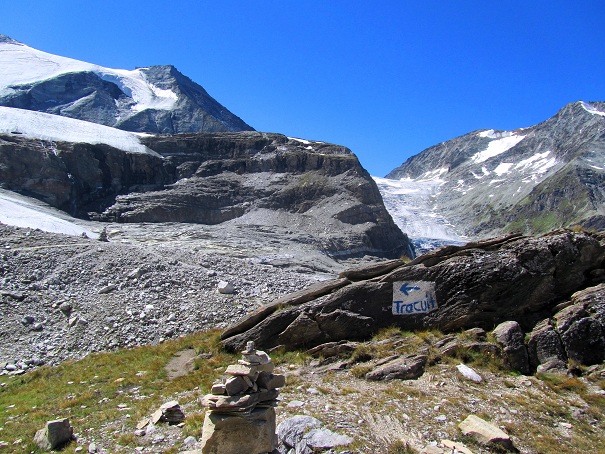 Foto: Andreas Koller / Wandertour / Aus dem Turtmanntal auf die Barrhörner (3610m) / 13.09.2012 01:44:02
