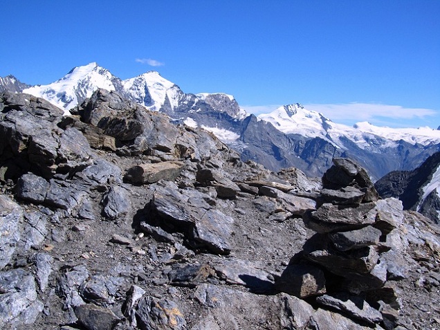 Foto: Andreas Koller / Wandertour / Aus dem Turtmanntal auf die Barrhörner (3610m) / Am Gipfel des Inneren Barrhorns / 13.09.2012 01:35:35