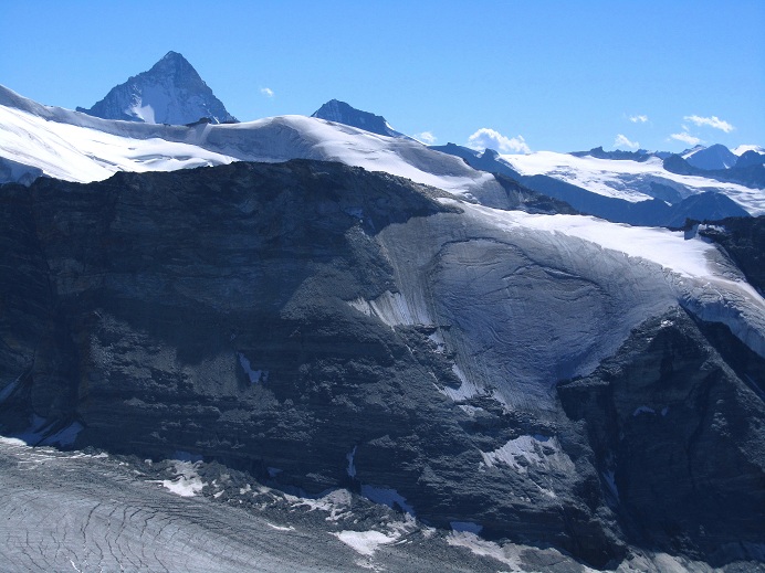 Foto: Andreas Koller / Wandertour / Aus dem Turtmanntal auf die Barrhörner (3610m) / Matterhorn (4478m) / 13.09.2012 01:26:22