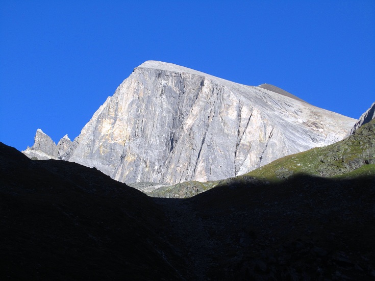 Foto: Andreas Koller / Wandertour / Aus dem Turtmanntal auf die Barrhörner (3610m) / Letzter Blick aufs Barrhorn / 13.09.2012 01:20:16