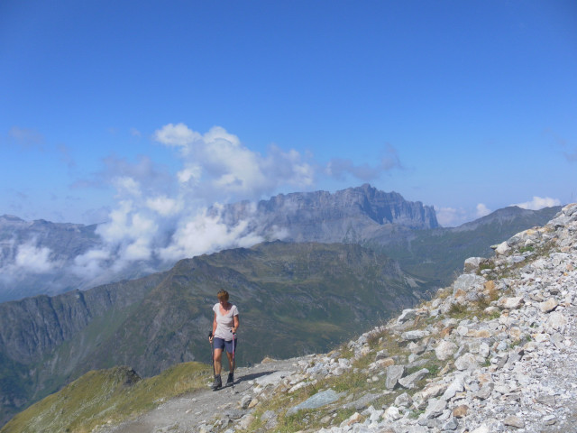 Foto: Wolfgang Lauschensky / Wandertour / Le Brevent 2525m / Westseite des Brevent mit Pointe Ayeres et Anterne / 26.09.2012 17:30:30