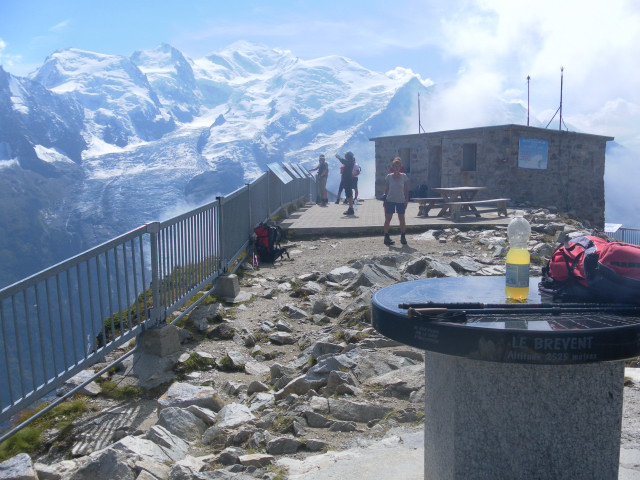 Foto: Wolfgang Lauschensky / Wandertour / Le Brevent 2525m / Le Brevent - Gipfelplattform vor Montblanc-Panorama / 26.09.2012 17:30:19