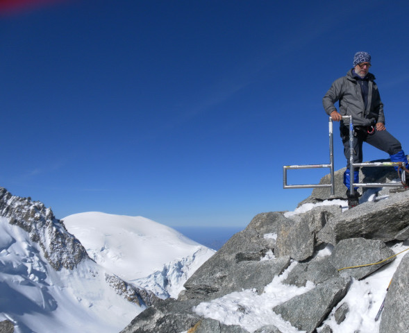 Foto: Wolfgang Lauschensky / Wandertour / Mont Blanc du Tacul 4248m / Dom du Gouter vom Mont Blanc du Tacul / 01.10.2012 22:39:25