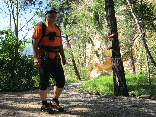 Foto: Andreas Koller / Klettersteigtour / Via ferrata du Belvedere (1265m) / Zustieg / 02.10.2012 01:20:21