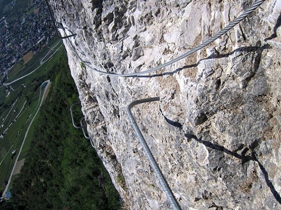Foto: Andreas Koller / Klettersteigtour / Via ferrata du Belvedere (1265m) / Sehr exponiert / 02.10.2012 01:17:34