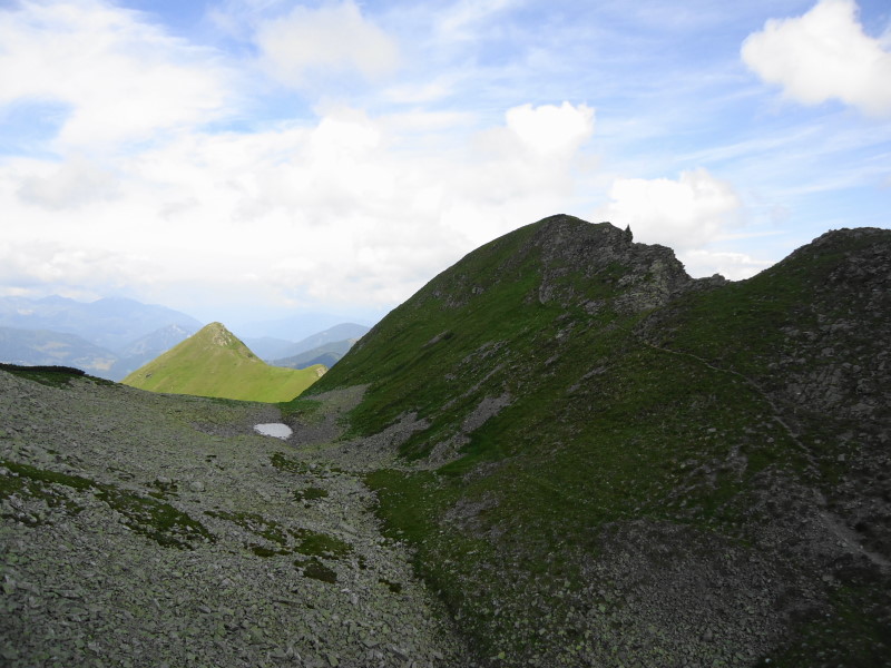 Foto: Günter Siegl / Wandertour / Gratwanderung zum Kerschkern (2225m) / Goldkogel (links) und Stellmauer / 14.08.2014 17:39:37