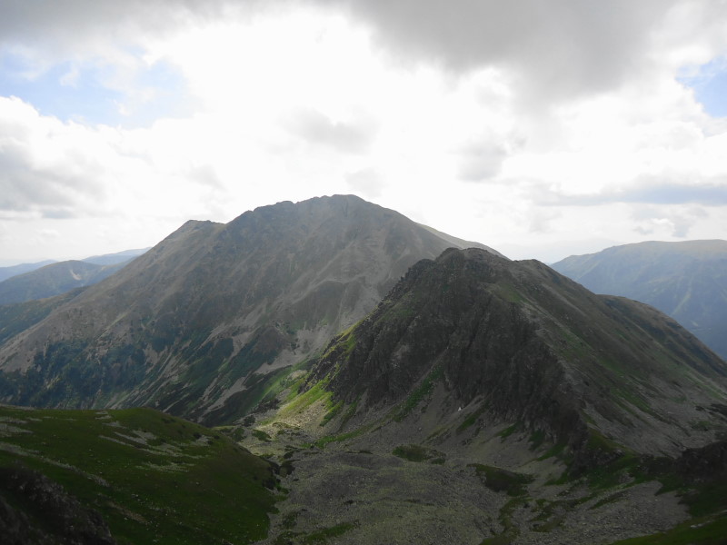 Foto: Günter Siegl / Wandertour / Gratwanderung zum Kerschkern (2225m) / Blick vom Gipfel zu Schrimpfkogel und Geierhaupt / 14.08.2014 17:38:31