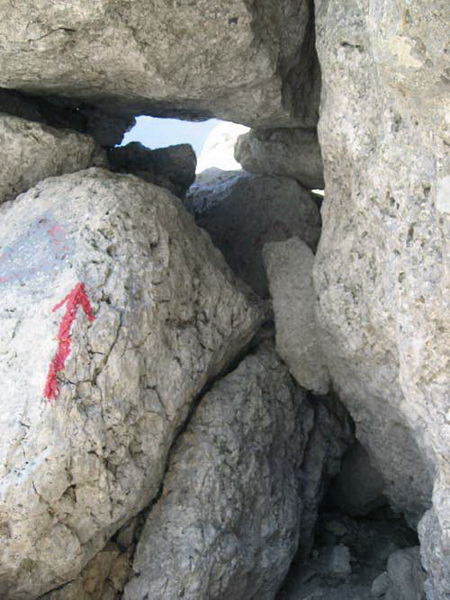 Foto: Wolfgang Lauschensky / Klettersteigtour / Corno Piccolo über Ferrata Danesi / Nichts für Dicke, da geht's durch / 16.12.2012 15:24:17