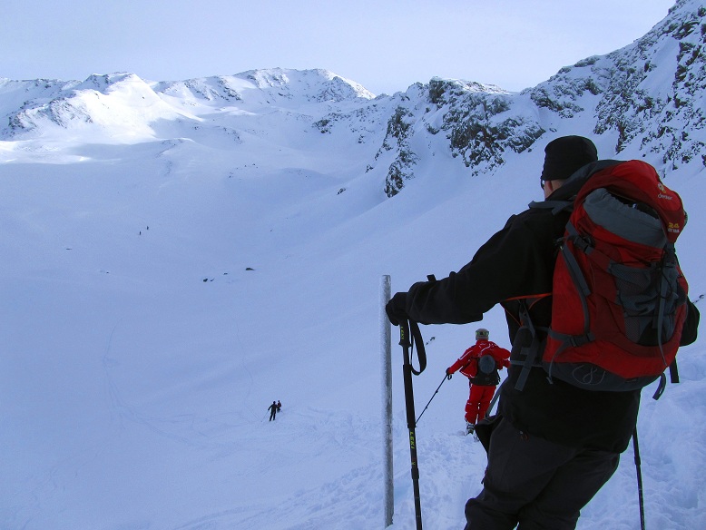 Foto: Andreas Koller / Skitour / Pischahorn und Mattjischtälli (2980m) / Steilstufe hinunter in die Verborgen Pischa / 20.01.2013 22:13:35